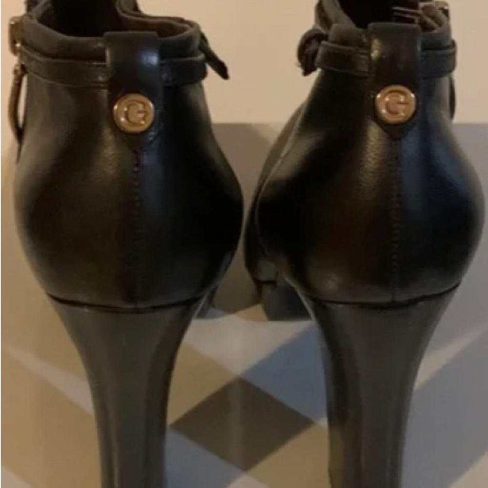 New Guess Black Leather Ankle Boots